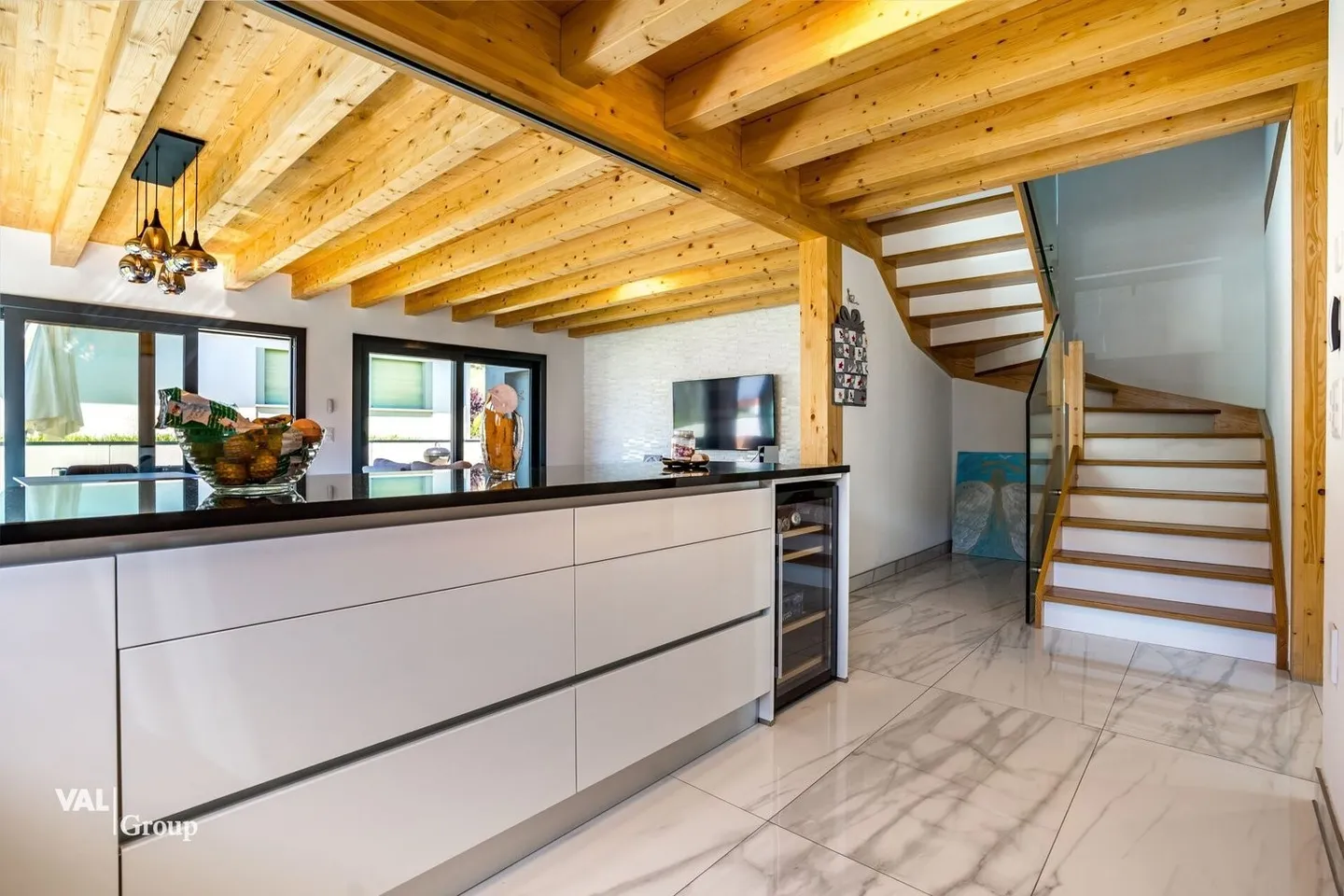 Magnificent modern villa with garden, terrace and garage - Photo 4 of 13