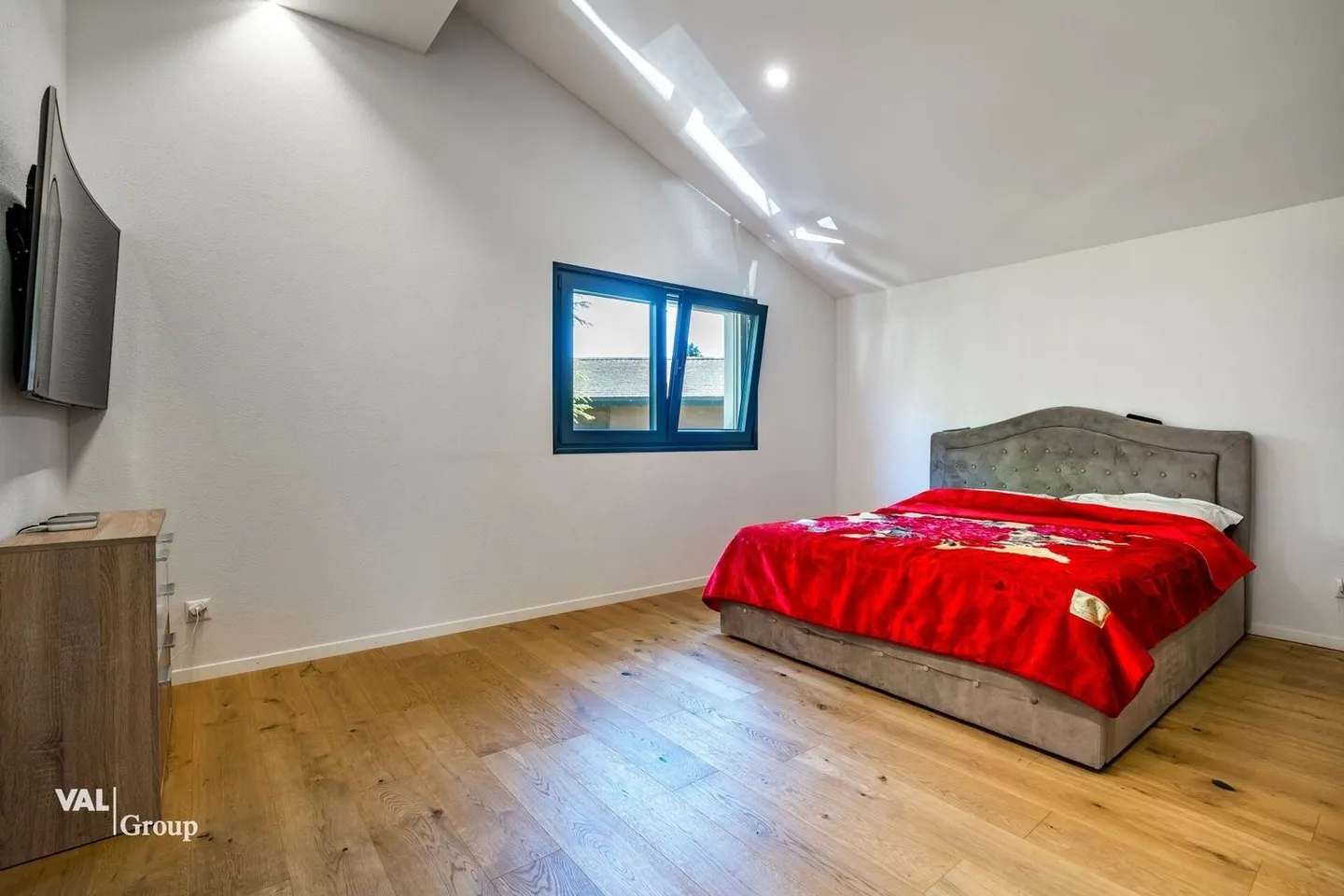 Magnificent modern villa with garden, terrace and garage - Photo 6 of 13