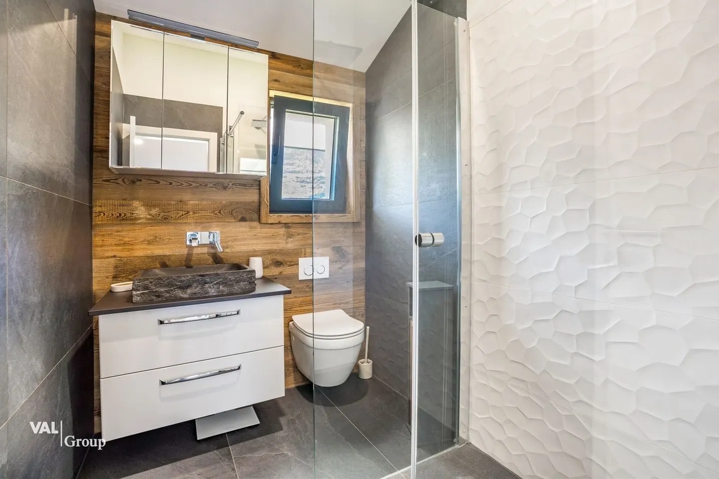 Magnificent modern villa with garden, terrace and garage - Photo 10 of 13