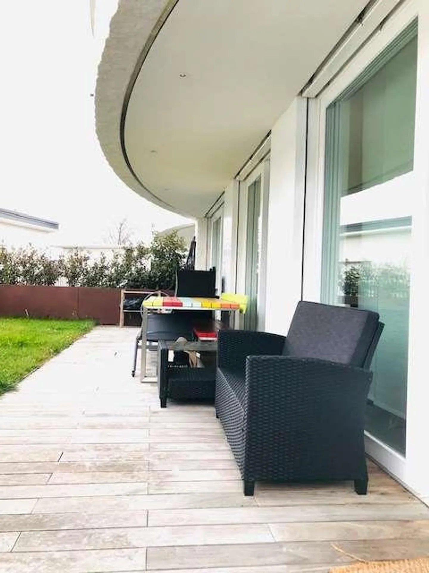 Villa gemella 4,5 locali con giardino privato - Foto 5 di 13