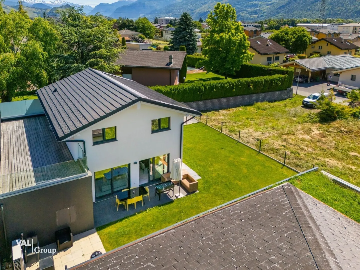 Magnificent modern villa with garden, terrace and garage - Photo 12 of 13