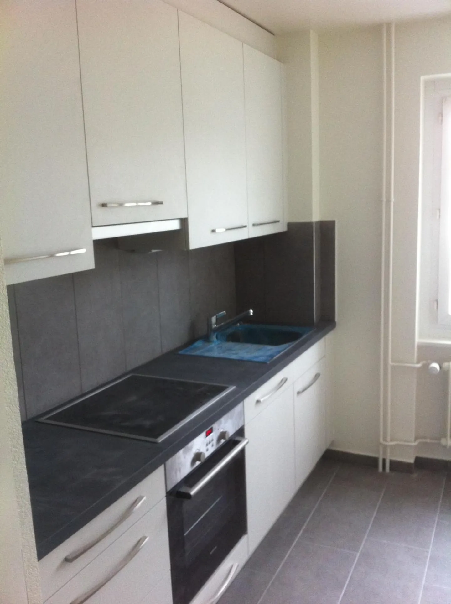 Charming 3-Room Apartment - Photo 2 of 8