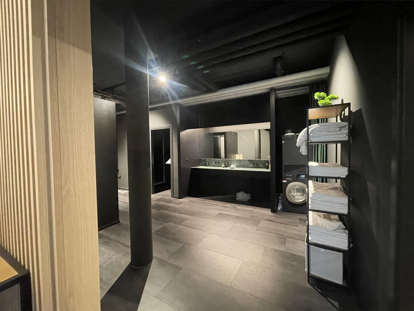 Il tuo nuovo spazio commerciale in affitto in una posizione centrale - disponibile immediatamente - Foto 5 di 8