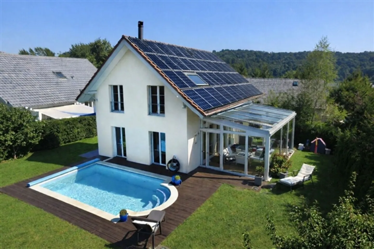 «FREISTEHEND MIT POOL UND SAUNA» - Foto 1 von 7