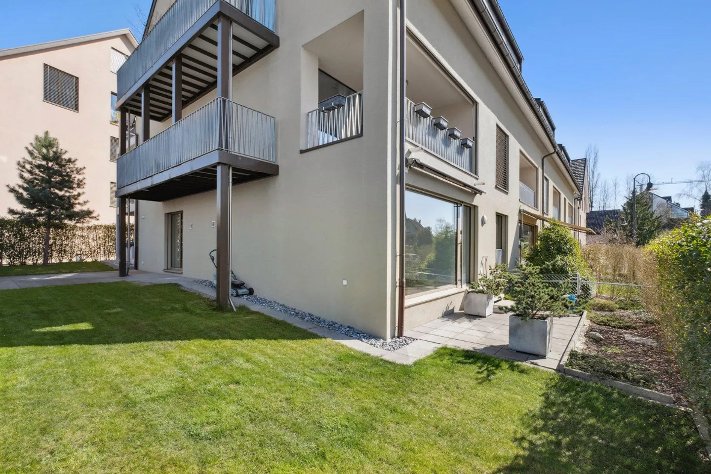 Exclusive garden maisonette in a quiet village location - Photo 3 of 4