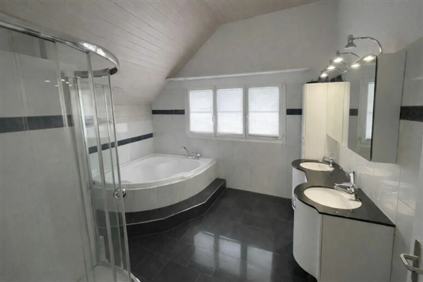 «FREISTEHEND MIT POOL UND SAUNA» - Foto 4 von 7