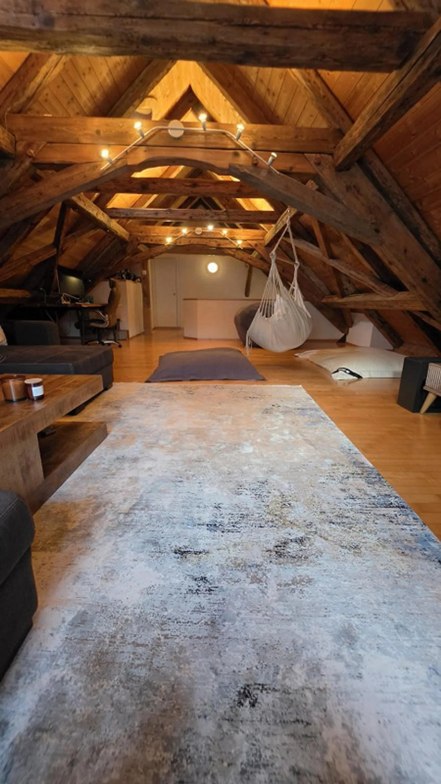 Recherche d'un nouveau locataire pour un appartement penthouse exclusif dans la vieille ville de Chur. - Photo 2 sur 16