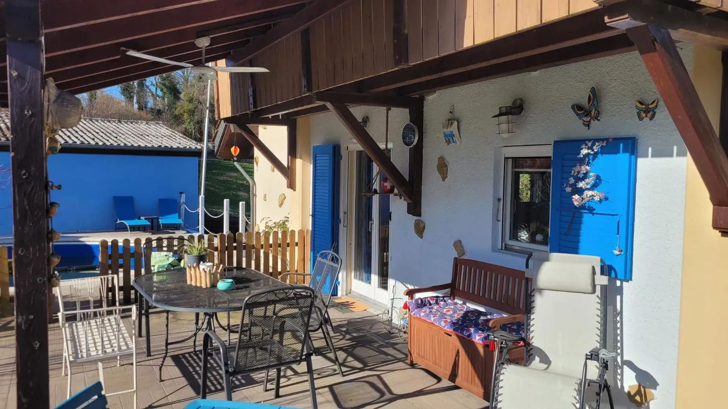 Villa with 9 rooms - Photo 4 of 17