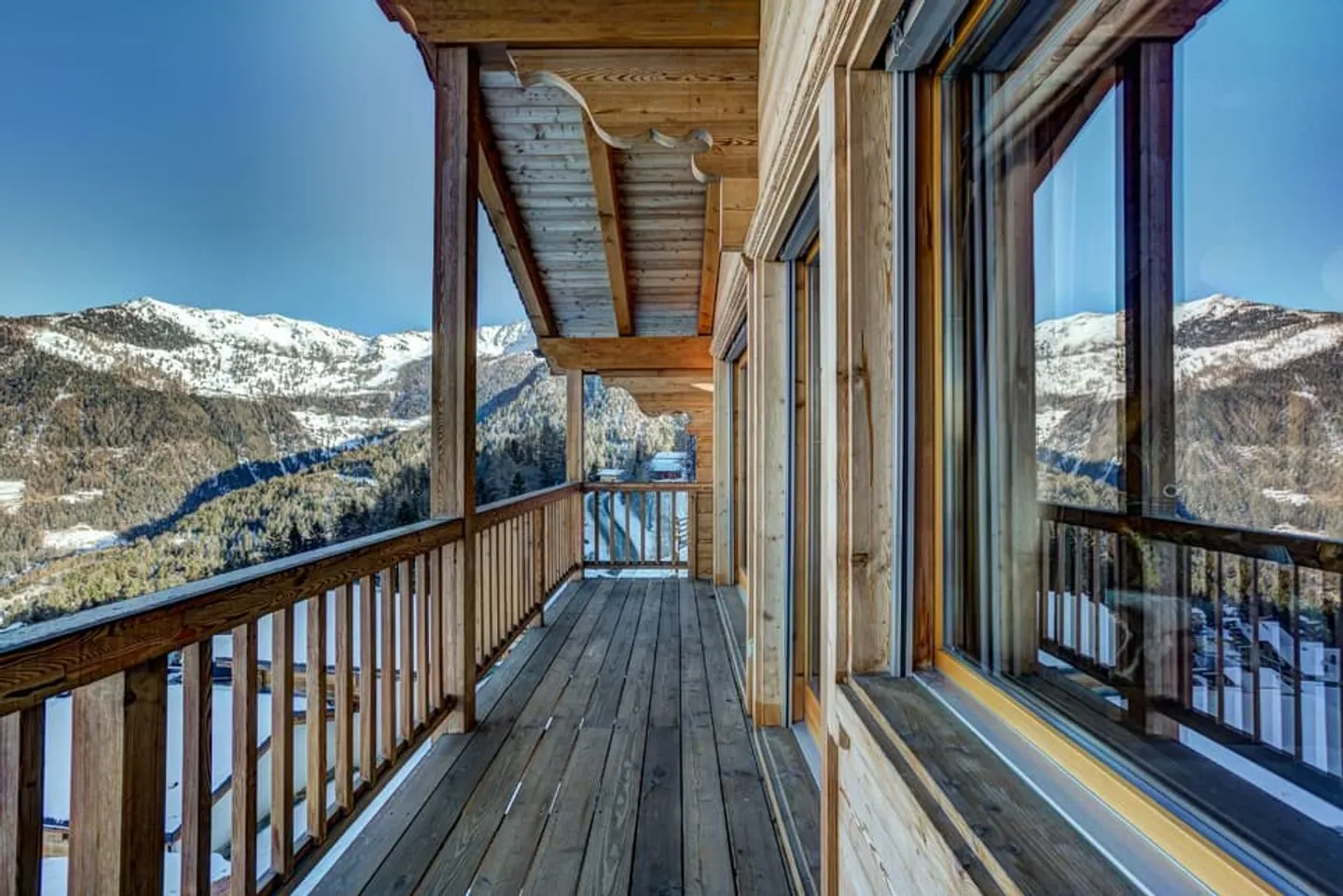 Luxuriöses Ski-in/Ski-out-Chalet mit Panoramablick - Foto 6 von 13