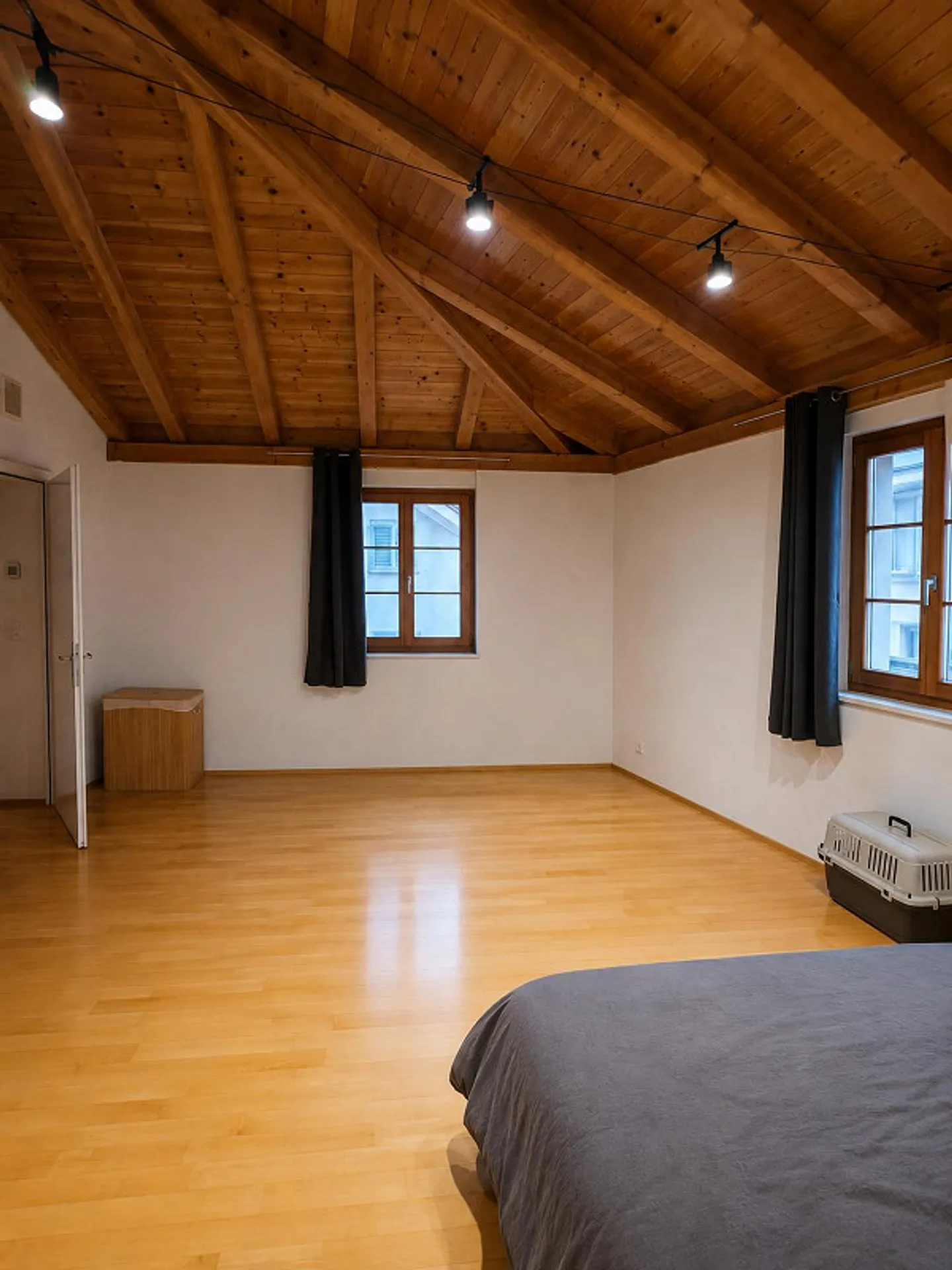 Recherche d'un nouveau locataire pour un appartement penthouse exclusif dans la vieille ville de Chur. - Photo 11 sur 16