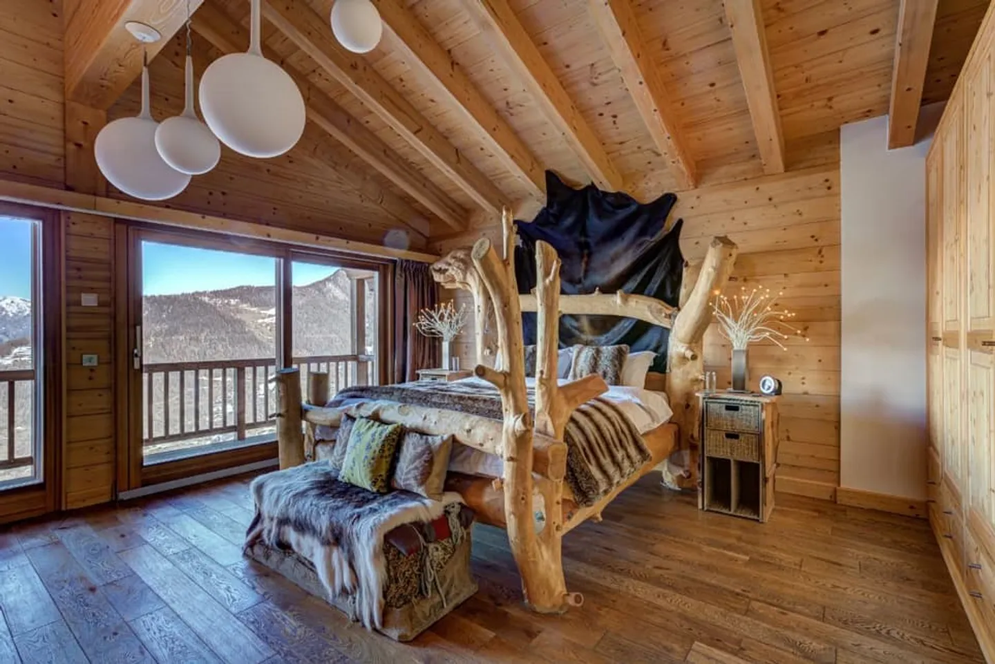 Luxuriöses Ski-in/Ski-out-Chalet mit Panoramablick - Foto 7 von 13