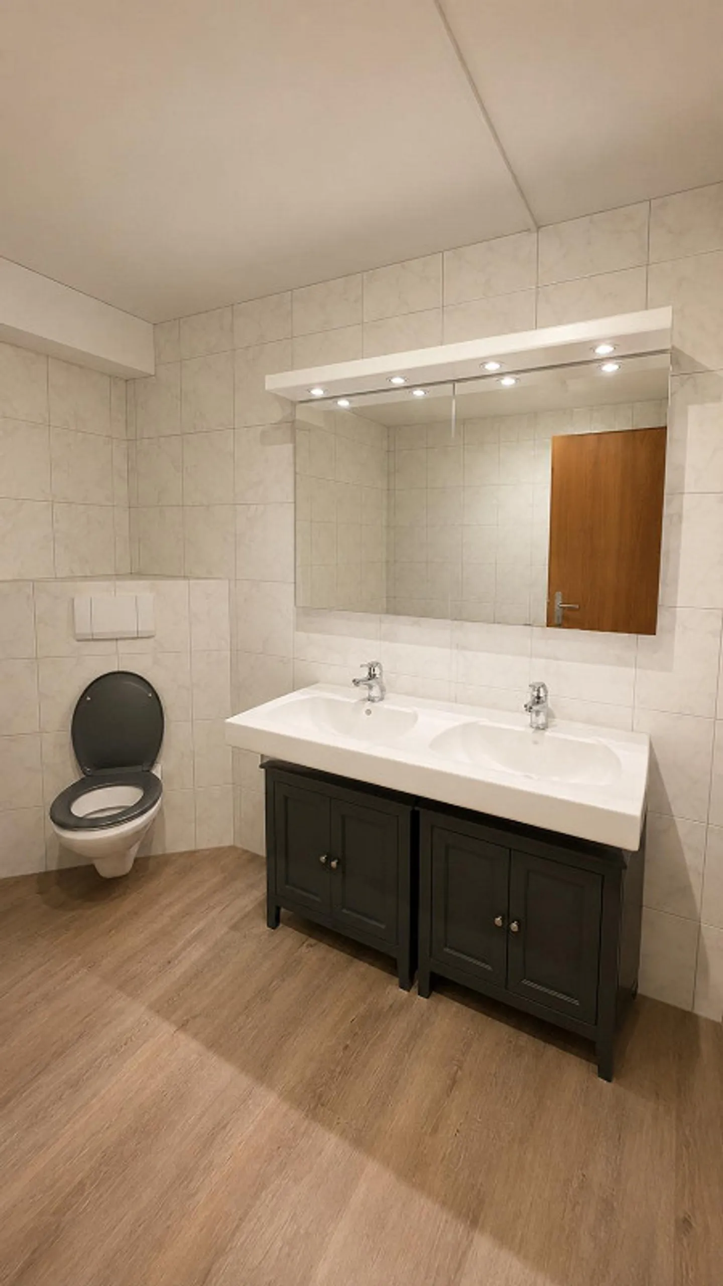 Recherche d'un nouveau locataire pour un appartement penthouse exclusif dans la vieille ville de Chur. - Photo 12 sur 16