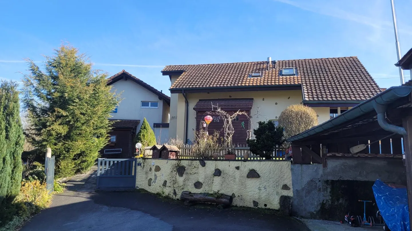 Villa with 9 rooms - Photo 13 of 17