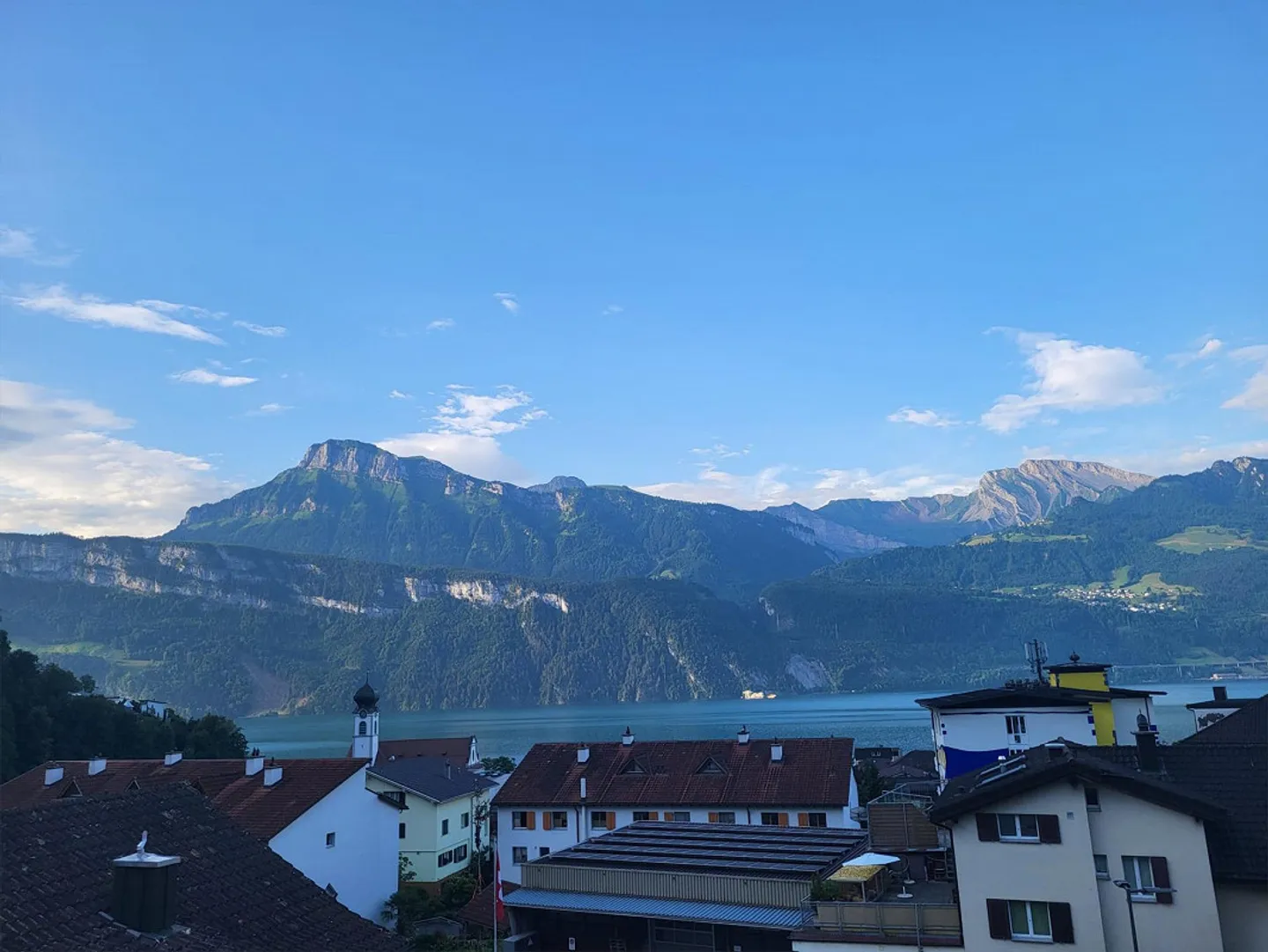 Appartement exclusif de 4,5 pièces avec ventilation de confort, grande terrasse - Photo 3 sur 13