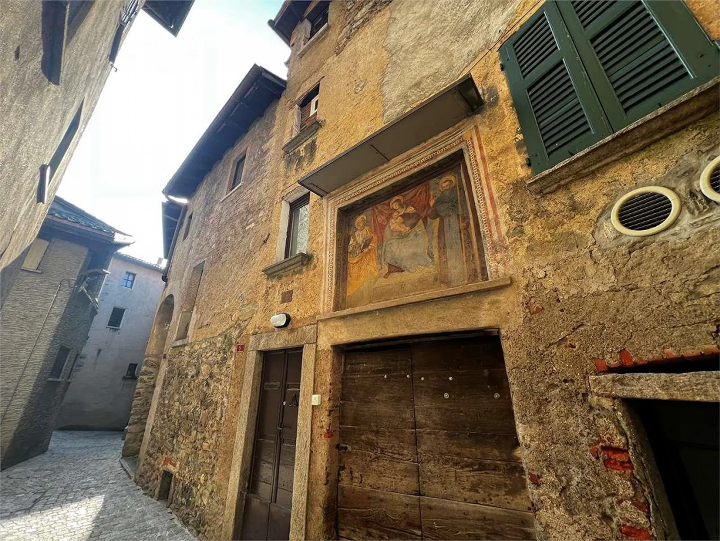 Sonvico, three-level house for rent - Photo 1 of 8