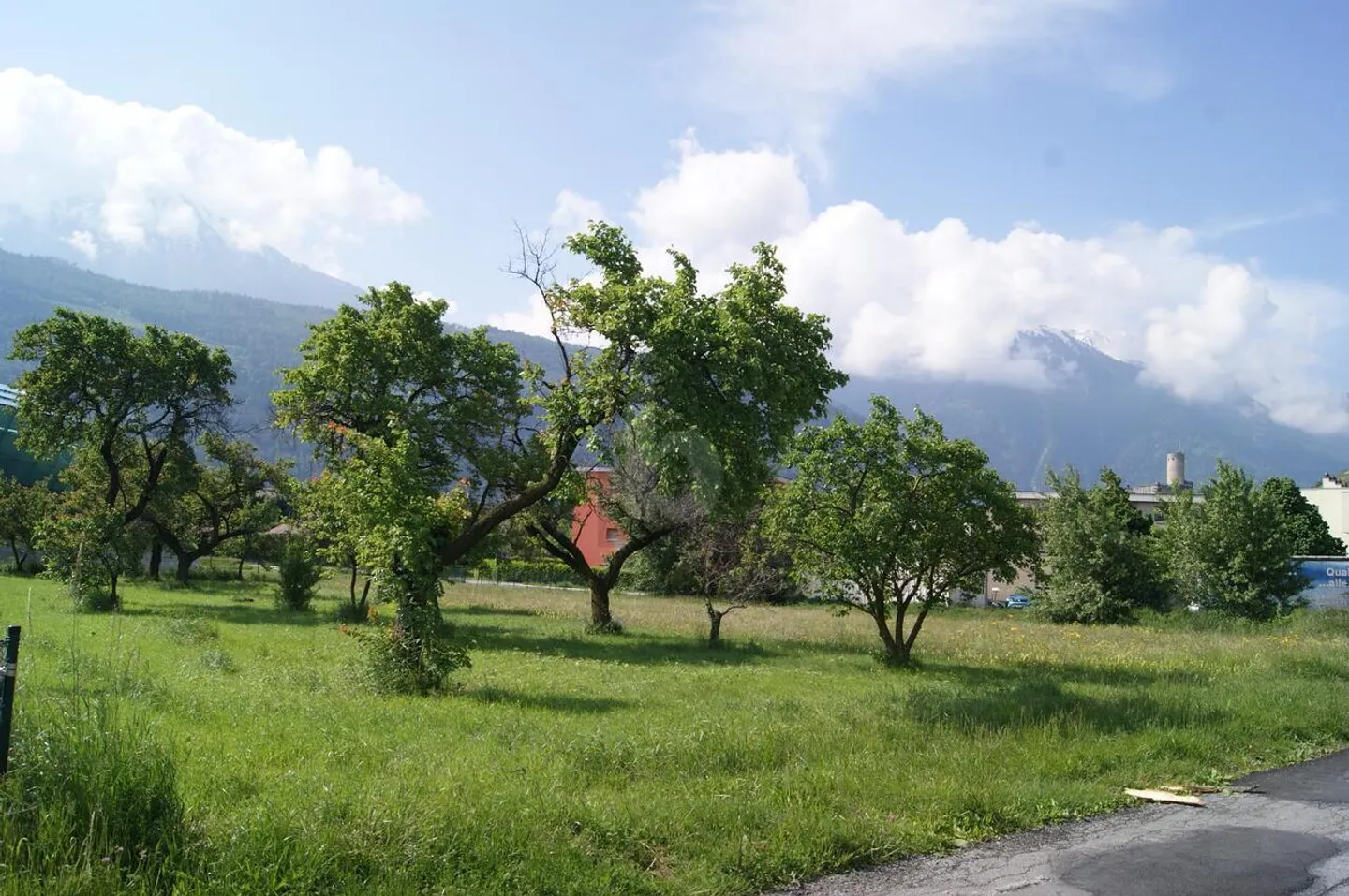 FOR BUSINESS AND HOUSING - Photo 2 of 6