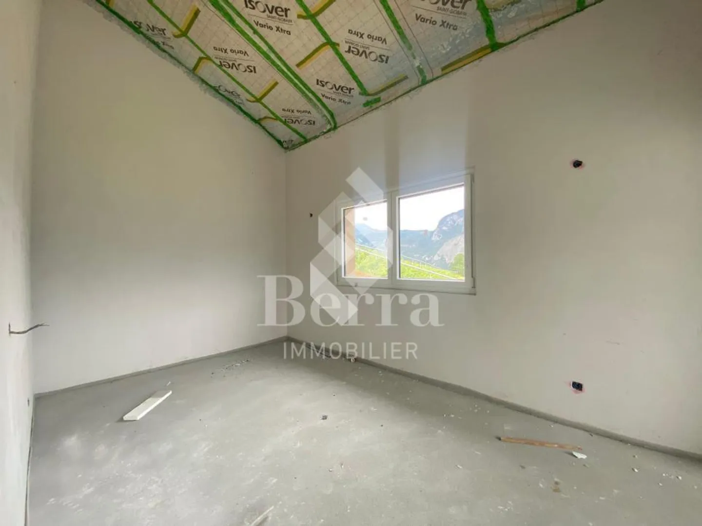 Magnificent Attic soon available! - Photo 9 of 13