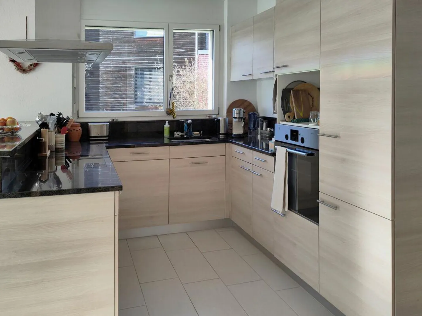 Appartement 4,5 pièces : "Votre nouveau chez-vous : moderne, très ensoleillé et calme, situé au centre." - Photo 4 sur 13