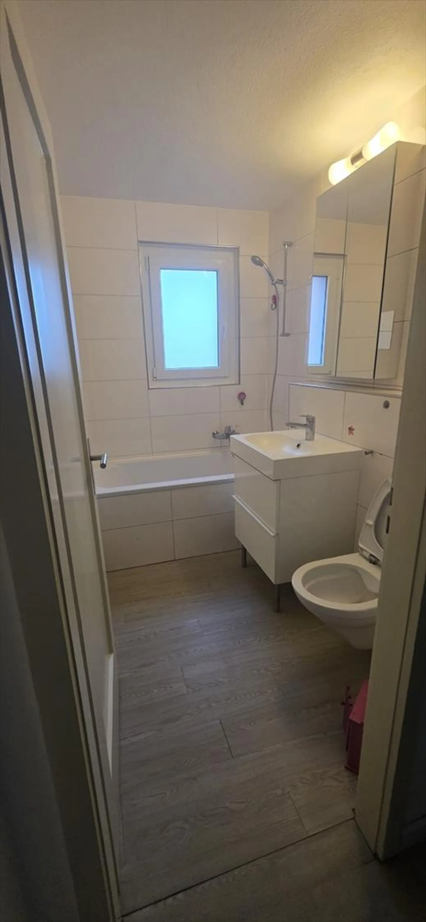 Beautiful 3-room apartment with private garden and terrace - Photo 3 of 12