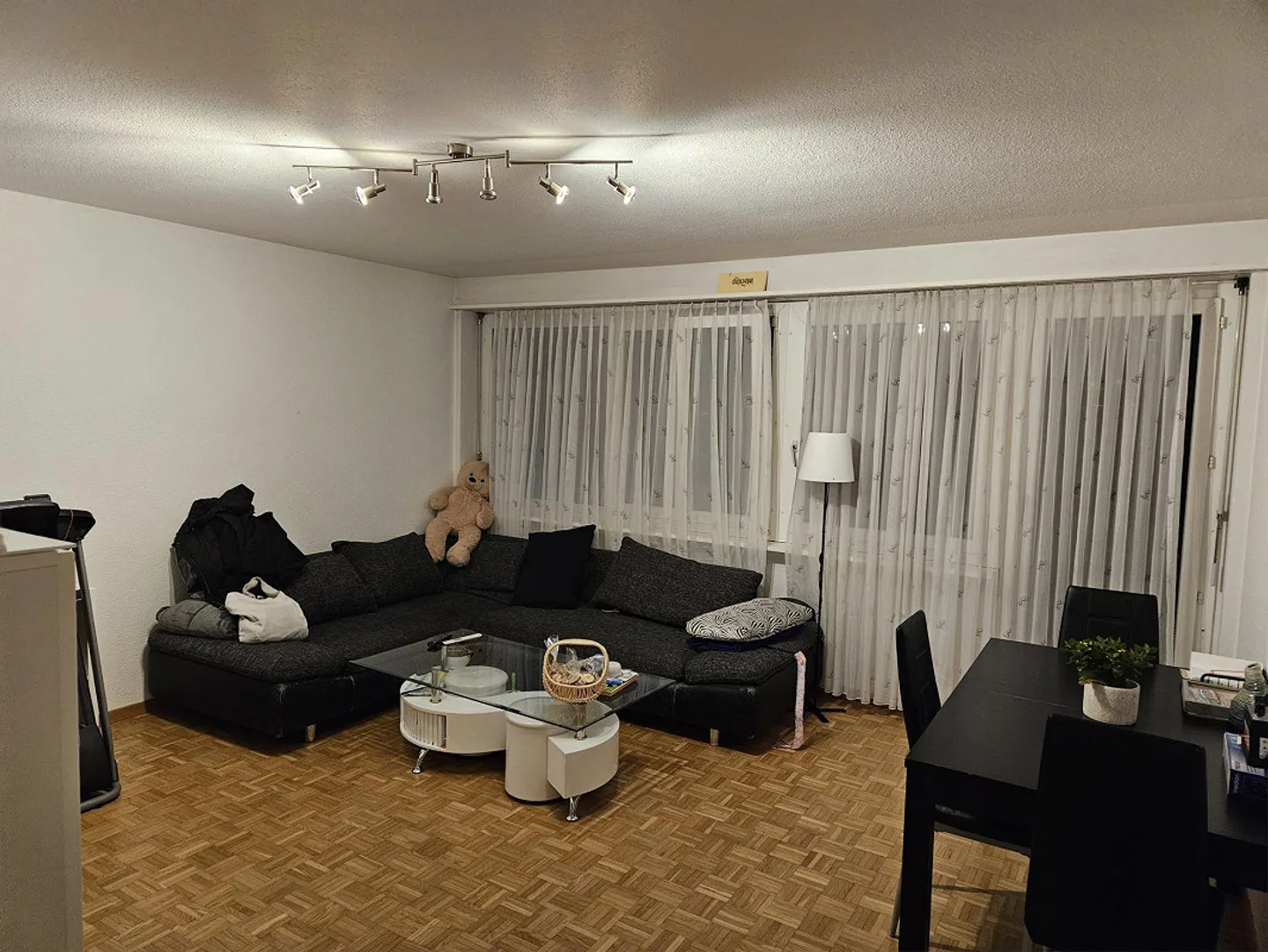 Bright 3.5 Room Apartment a Few Minutes Walk to the Train Station - Photo 1 of 9