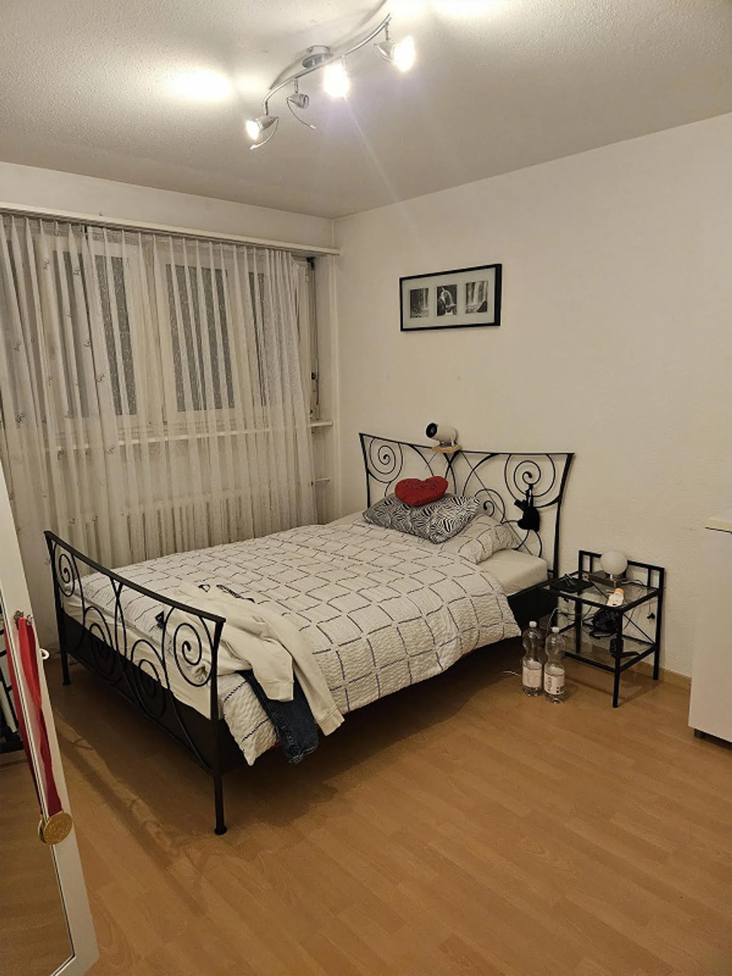 Bright 3.5 Room Apartment a Few Minutes Walk to the Train Station - Photo 3 of 9