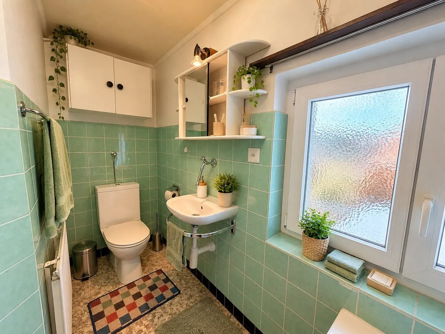 Charming Family Home with Garden - Photo 10 of 13