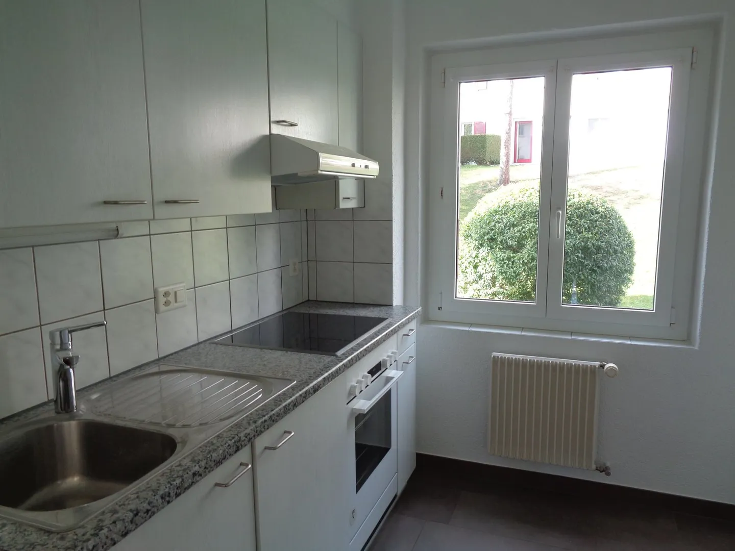 Appartement situé dans un petit bâtiment de 3 étages - Photo 1 sur 12