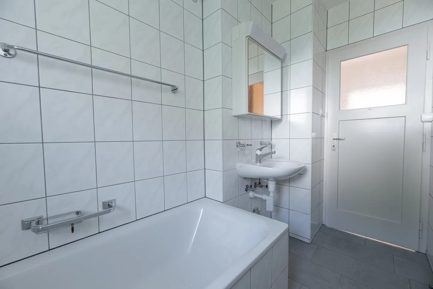 Appartement situé dans un petit bâtiment de 3 étages - Photo 5 sur 12