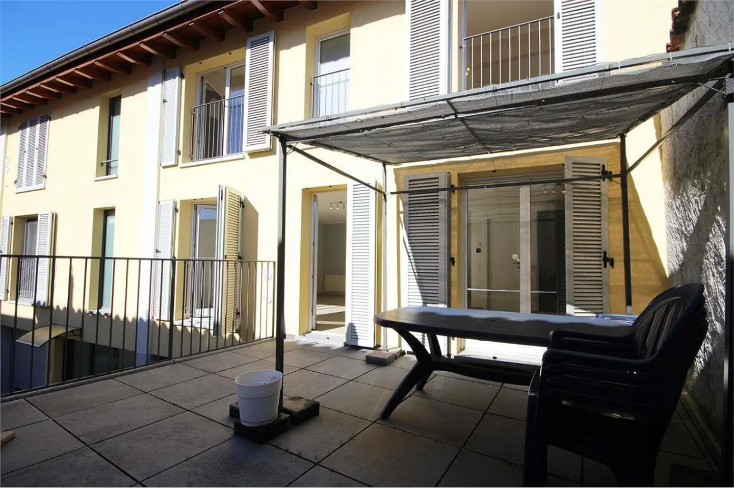 Modern duplex penthouse of 3.5 rooms in a small house - Photo 3 of 13