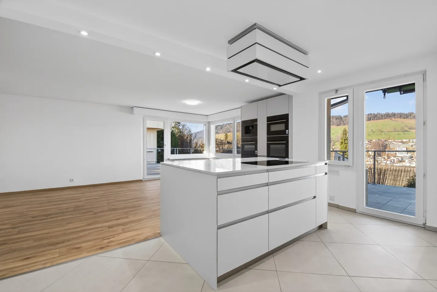 Modernes Einfamilienhaus mit Aussicht - Foto 2 von 6