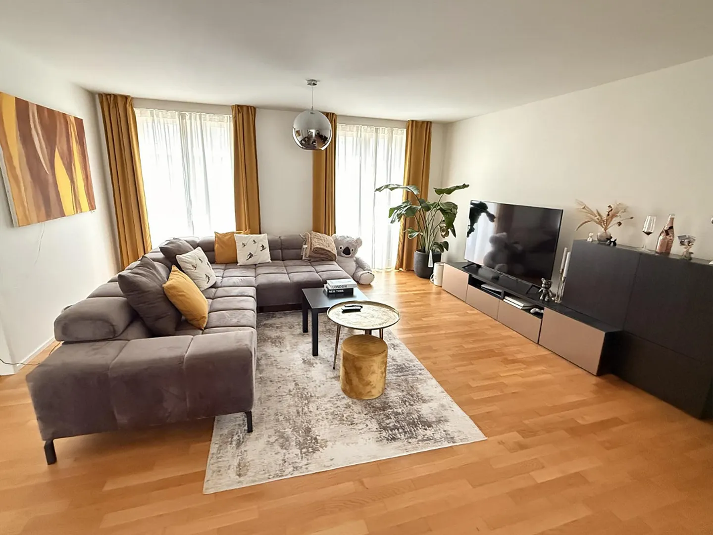 Appartement spacieux, lumineux et moderne de 3,5 pièces à 25 minutes de Zurich - Photo 1 sur 9