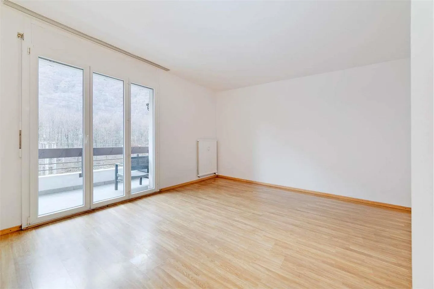 SPACIOUS AND BRIGHT 4.5 ROOMS IN BODIO - Photo 9 of 13