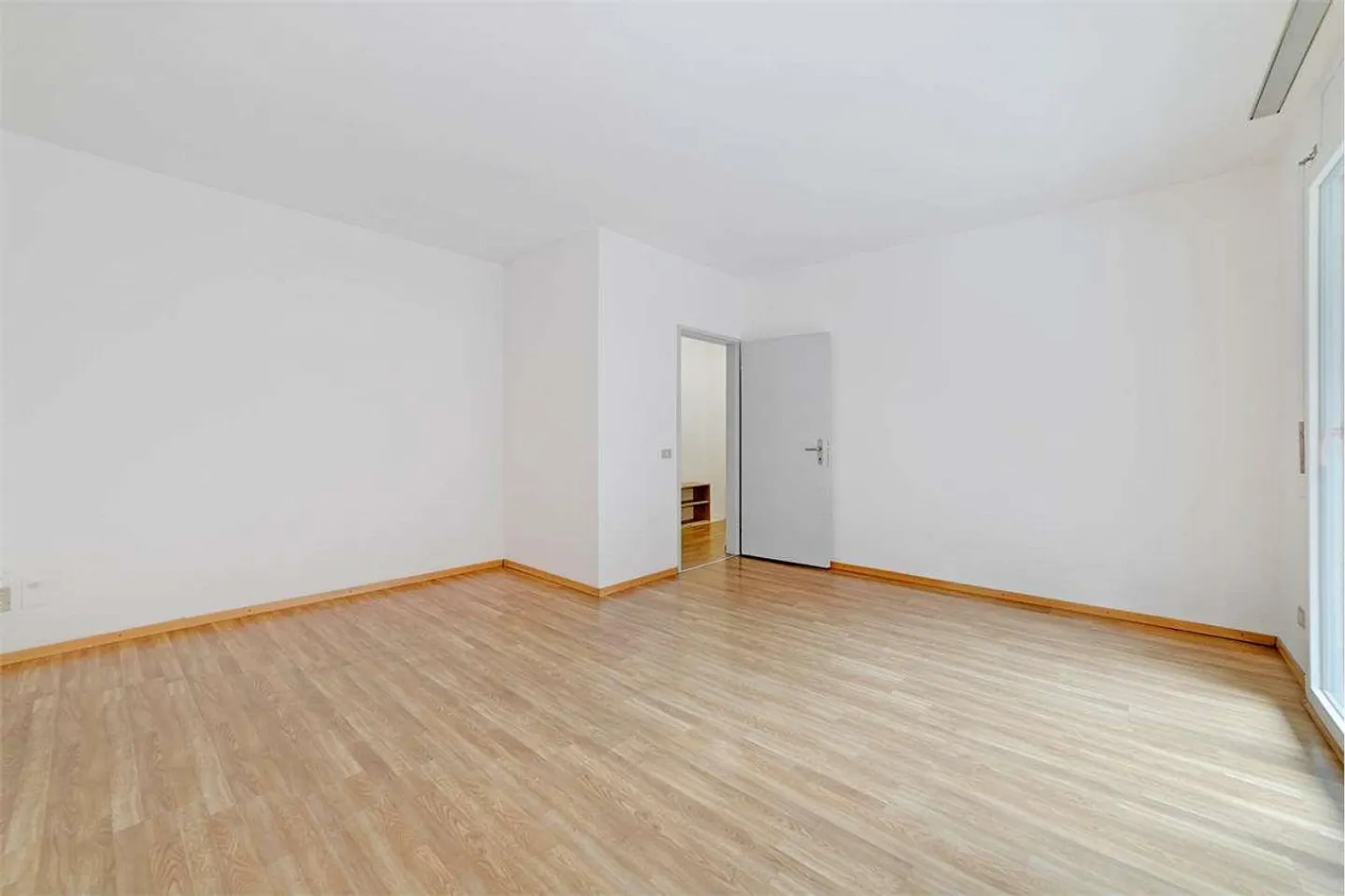 SPACIOUS AND BRIGHT 4.5 ROOMS IN BODIO - Photo 10 of 13