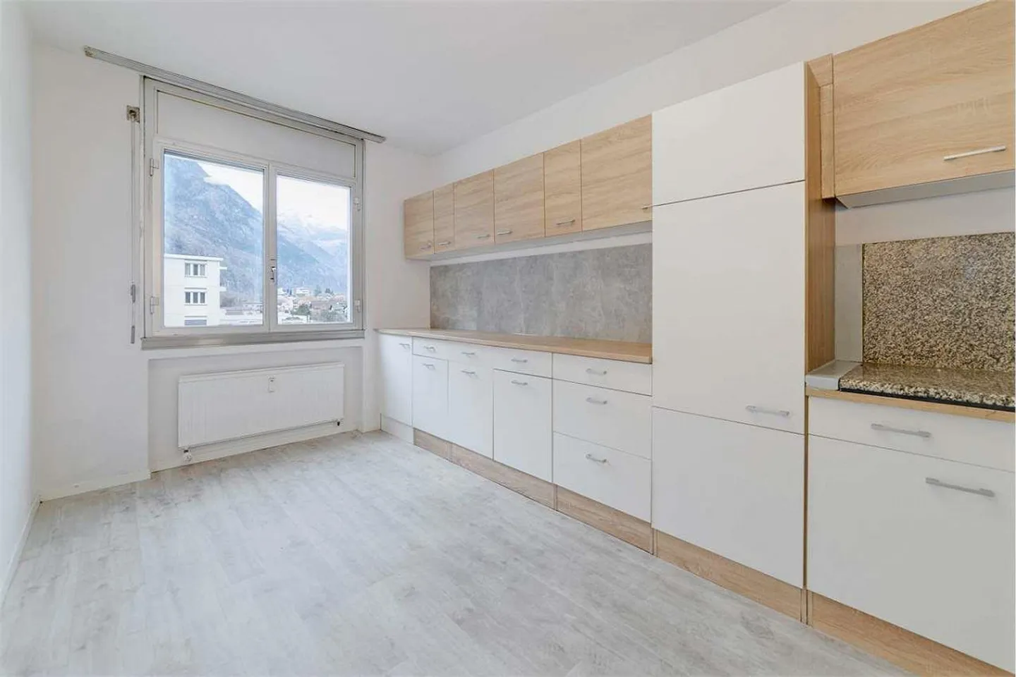 SPACIOUS AND BRIGHT 4.5 ROOMS IN BODIO - Photo 11 of 13