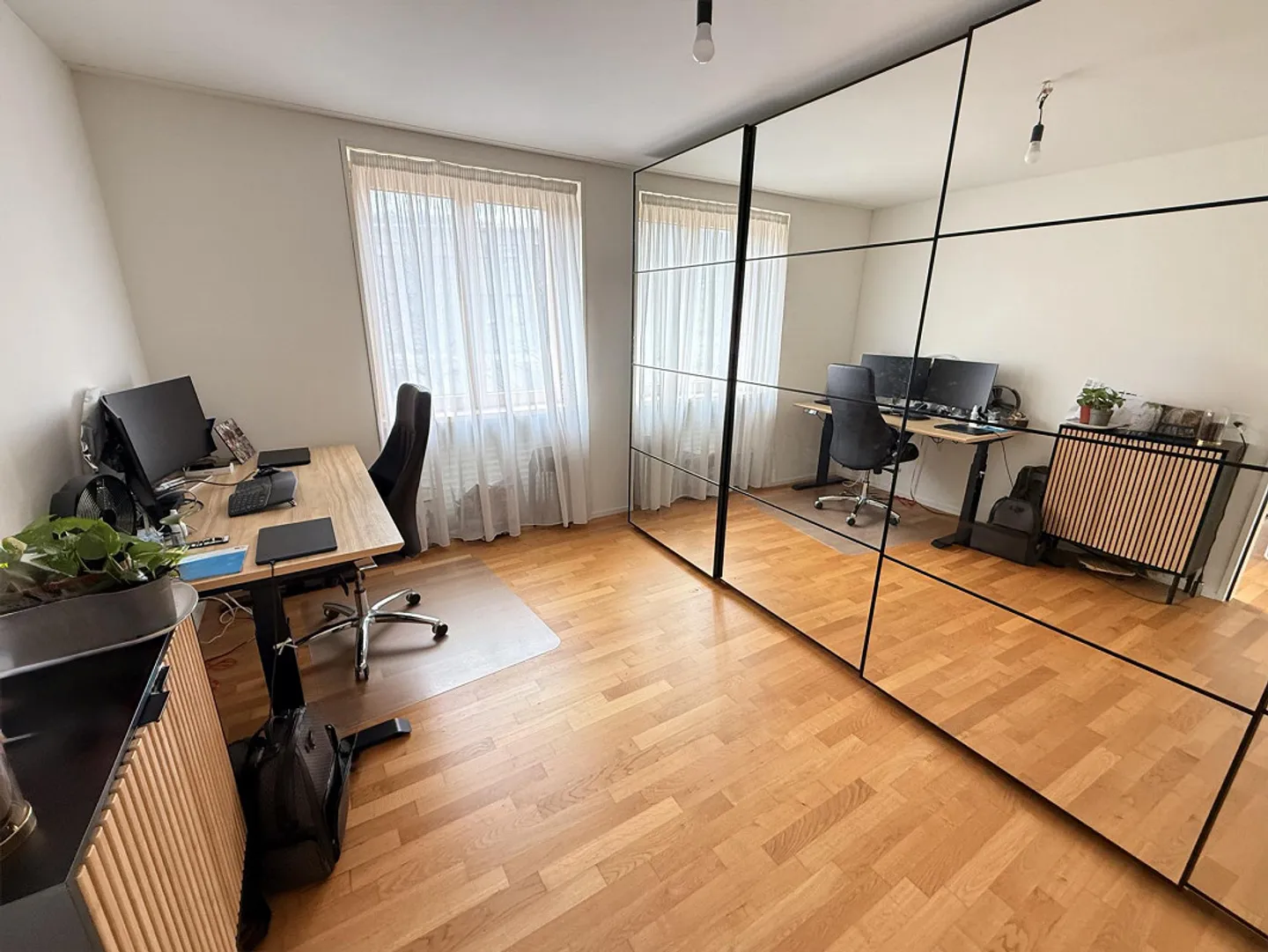 Appartement spacieux, lumineux et moderne de 3,5 pièces à 25 minutes de Zurich - Photo 7 sur 9