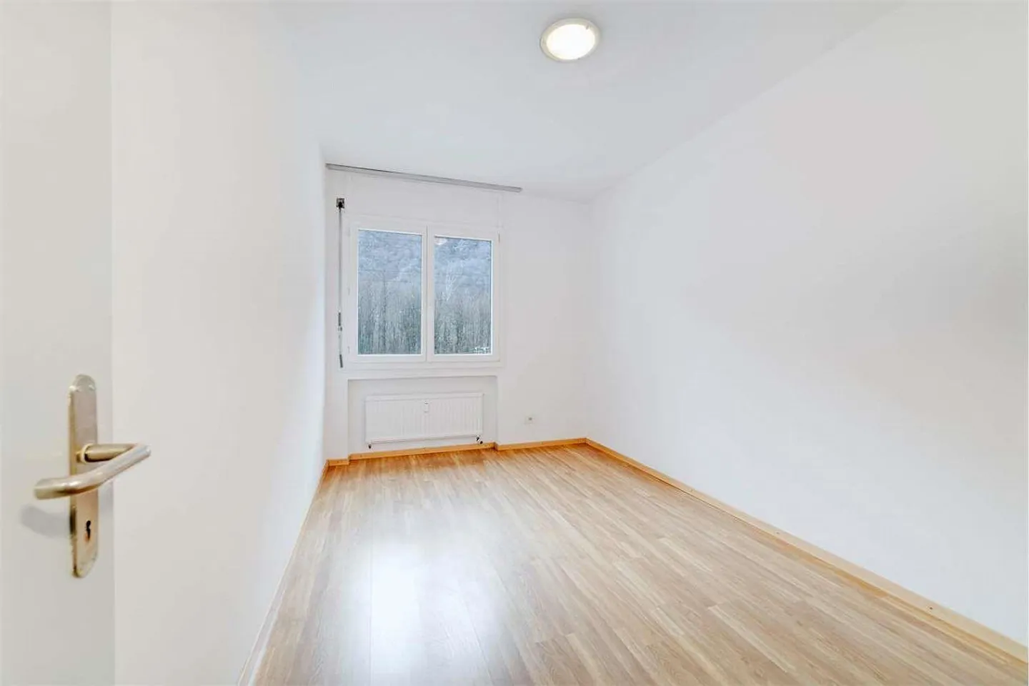 SPACIOUS AND BRIGHT 4.5 ROOMS IN BODIO - Photo 3 of 13