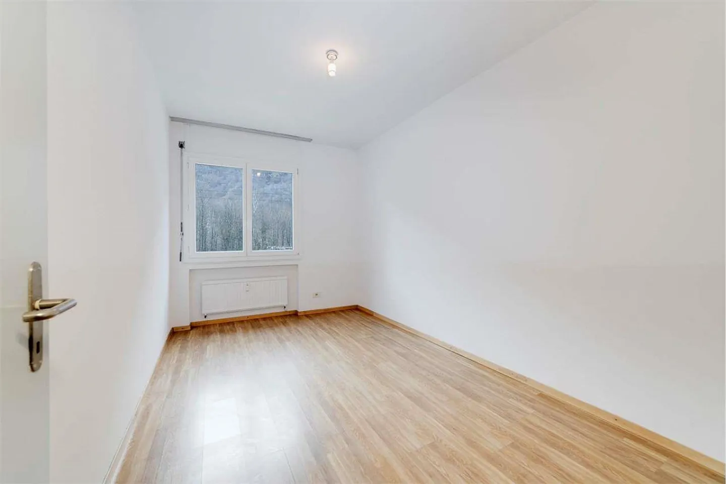 SPACIOUS AND BRIGHT 4.5 ROOMS IN BODIO - Photo 4 of 13