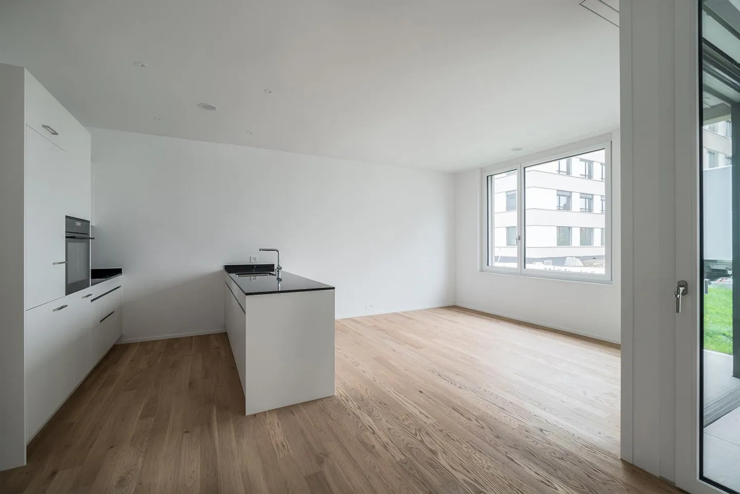 Wohnen am See mit Sitzplatz - Foto 1 von 6