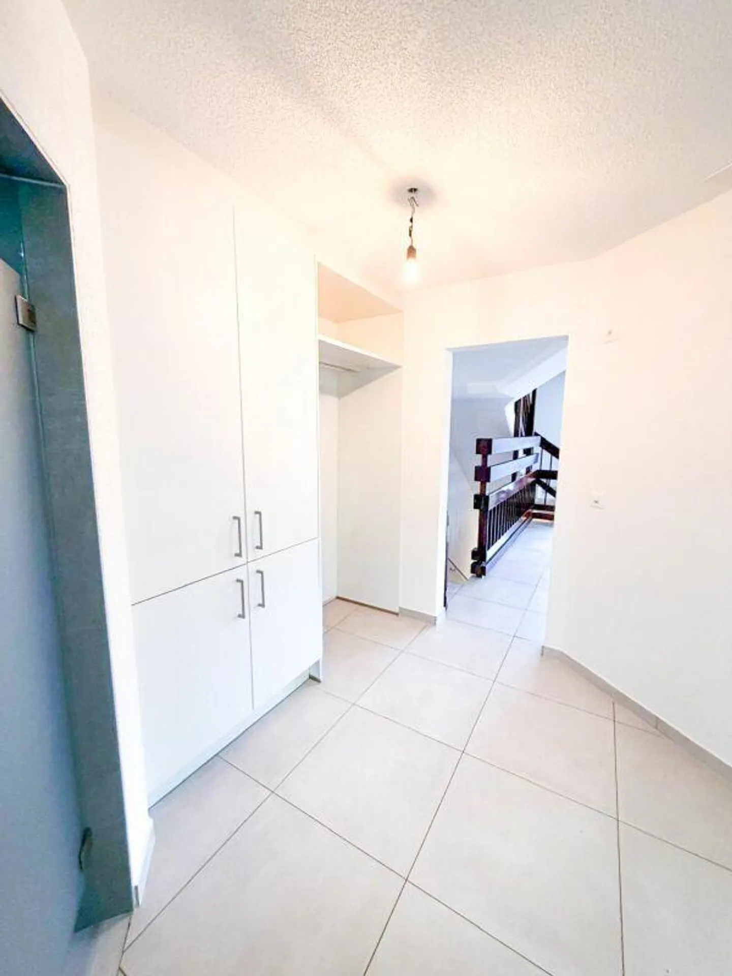 6-Room Single-Family House with View of Aare & Federal Palace - Photo 4 of 12