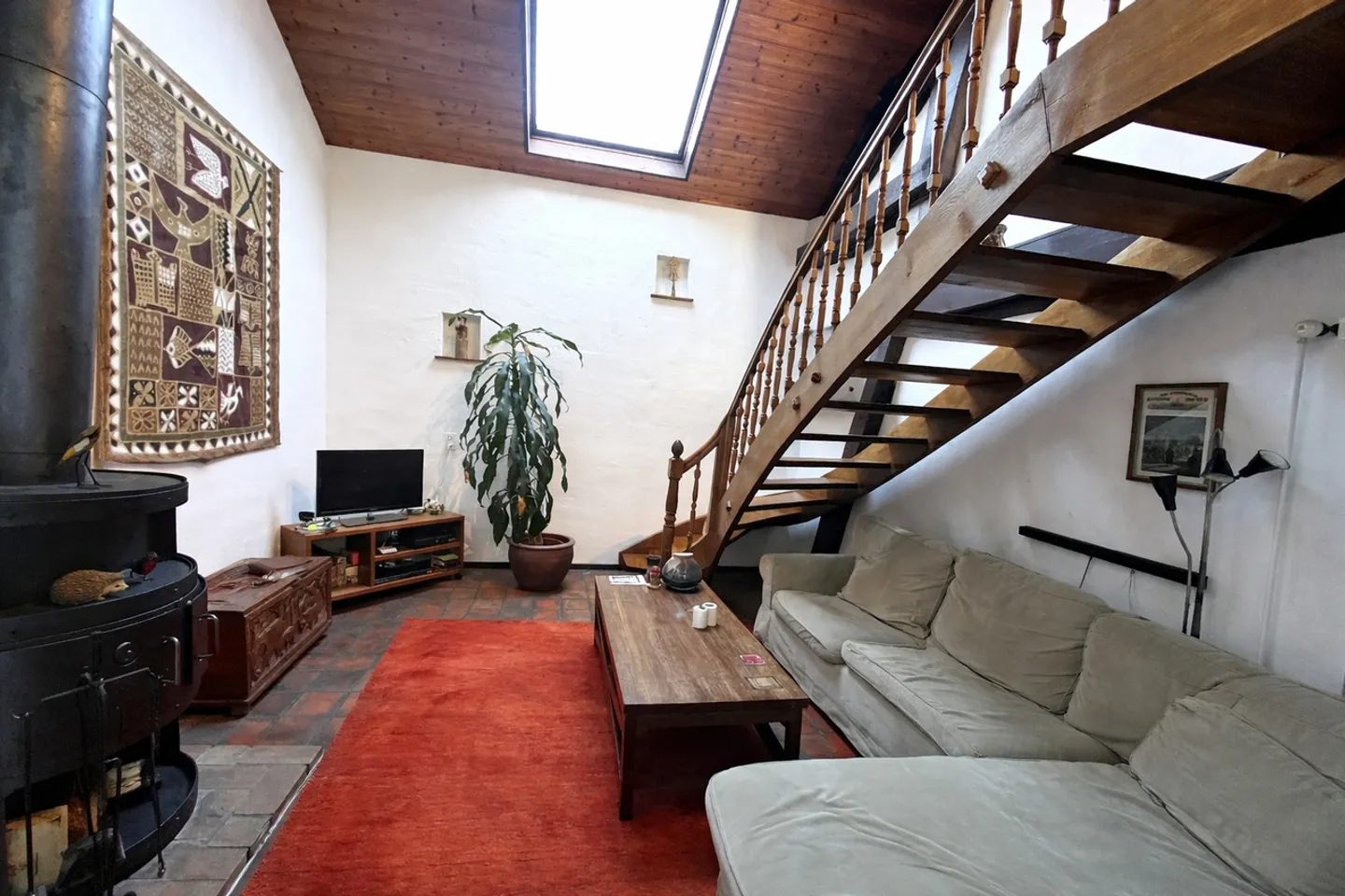 Magnificent 6.5-room apartment in a village house - Photo 2 of 7