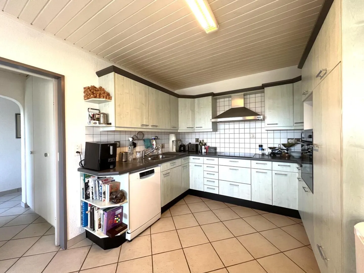 Magnificent 6.5-room apartment in a village house - Photo 4 of 7