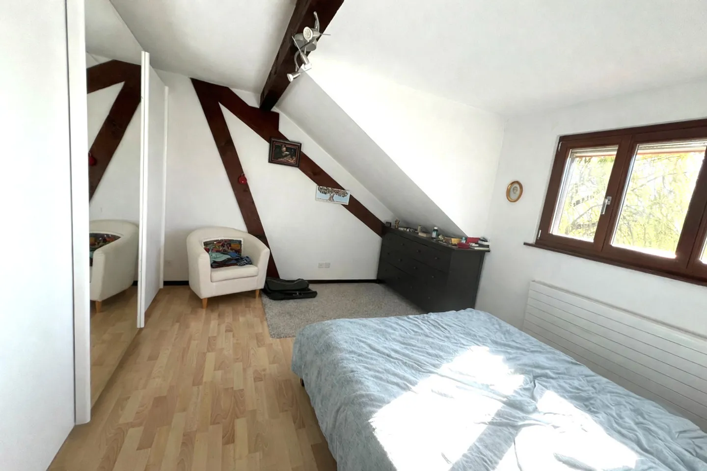 Magnificent 6.5-room apartment in a village house - Photo 6 of 7