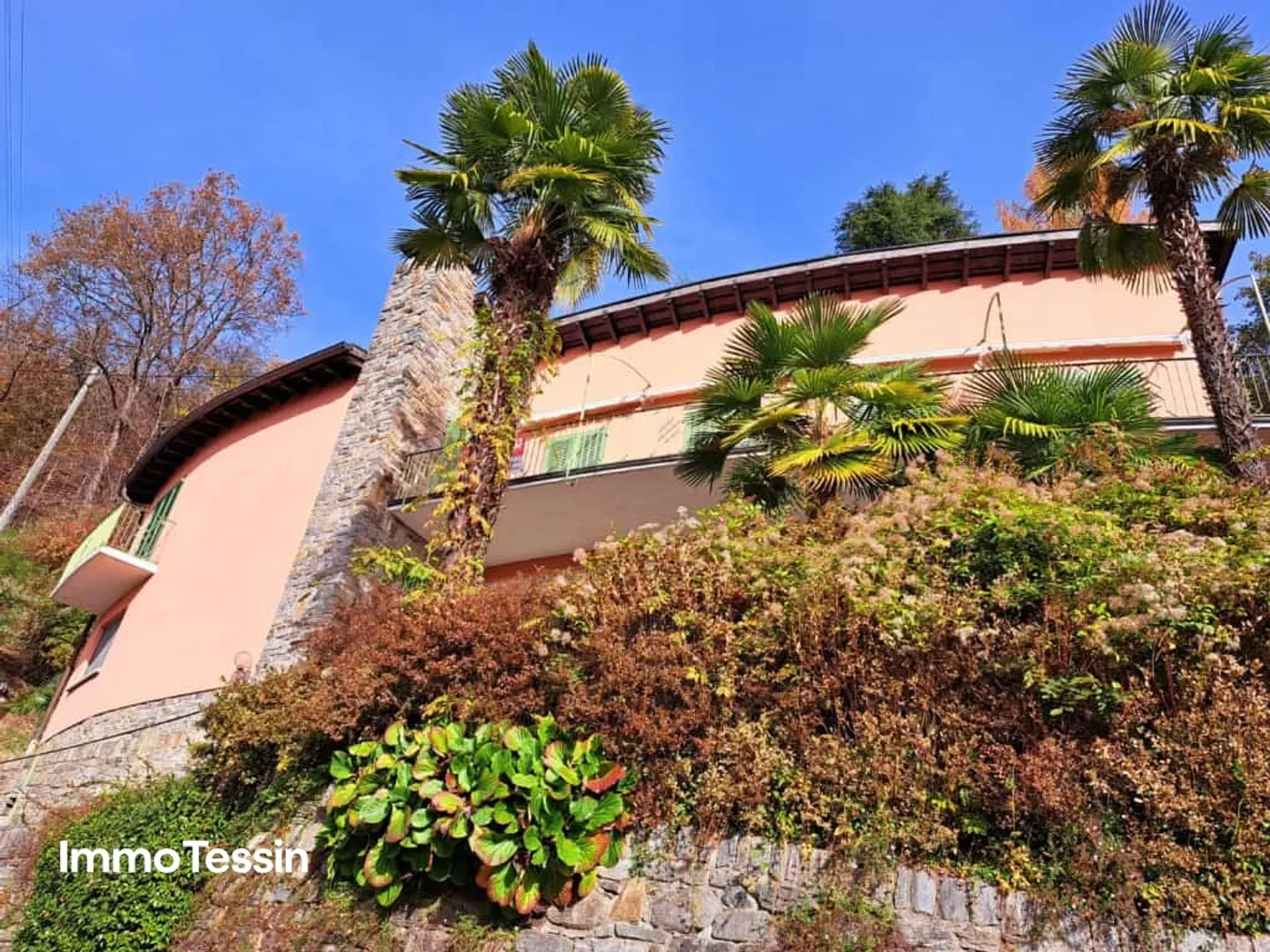 OPPORTUNITÀ: Villa esclusiva ed elegante con fascino senza tempo e vista sul Lago di Lugano - Foto 3 di 13