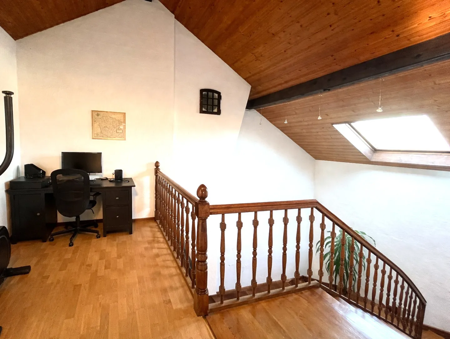 Magnificent 6.5-room apartment in a village house - Photo 7 of 7