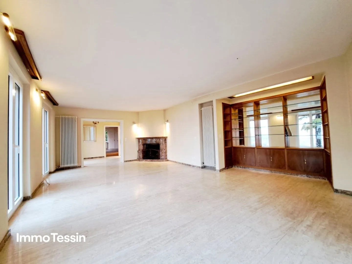 OPPORTUNITÀ: Villa esclusiva ed elegante con fascino senza tempo e vista sul Lago di Lugano - Foto 4 di 13