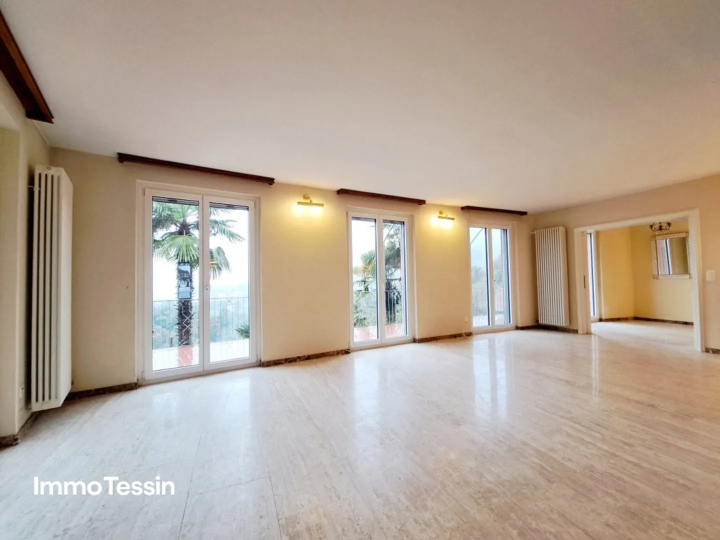 OPPORTUNITÀ: Villa esclusiva ed elegante con fascino senza tempo e vista sul Lago di Lugano - Foto 7 di 13