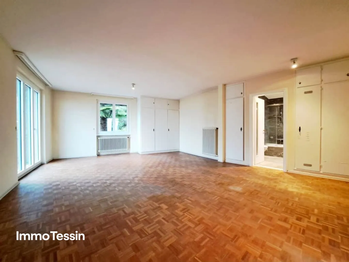 OPPORTUNITÀ: Villa esclusiva ed elegante con fascino senza tempo e vista sul Lago di Lugano - Foto 8 di 13