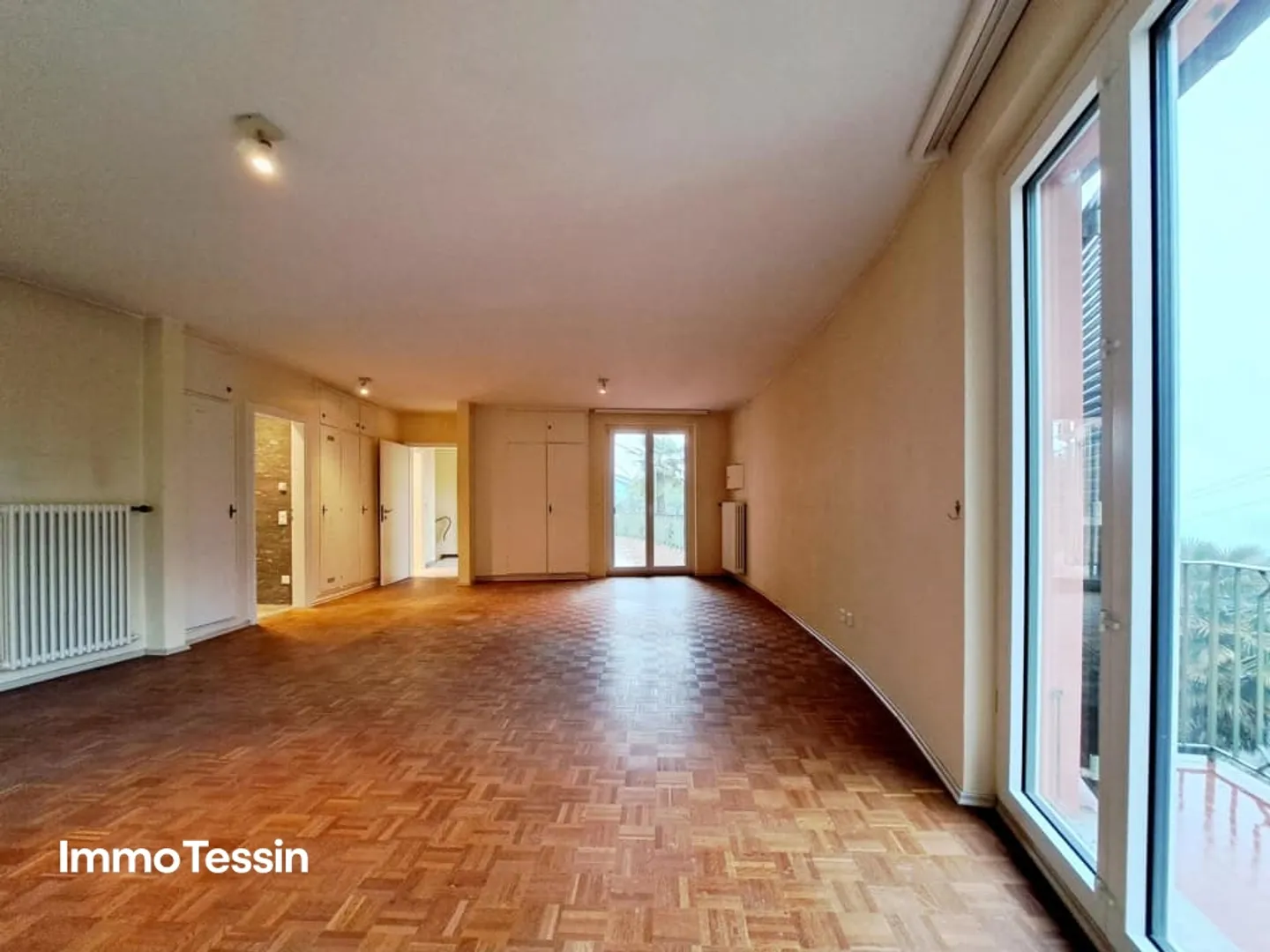 OPPORTUNITÀ: Villa esclusiva ed elegante con fascino senza tempo e vista sul Lago di Lugano - Foto 9 di 13