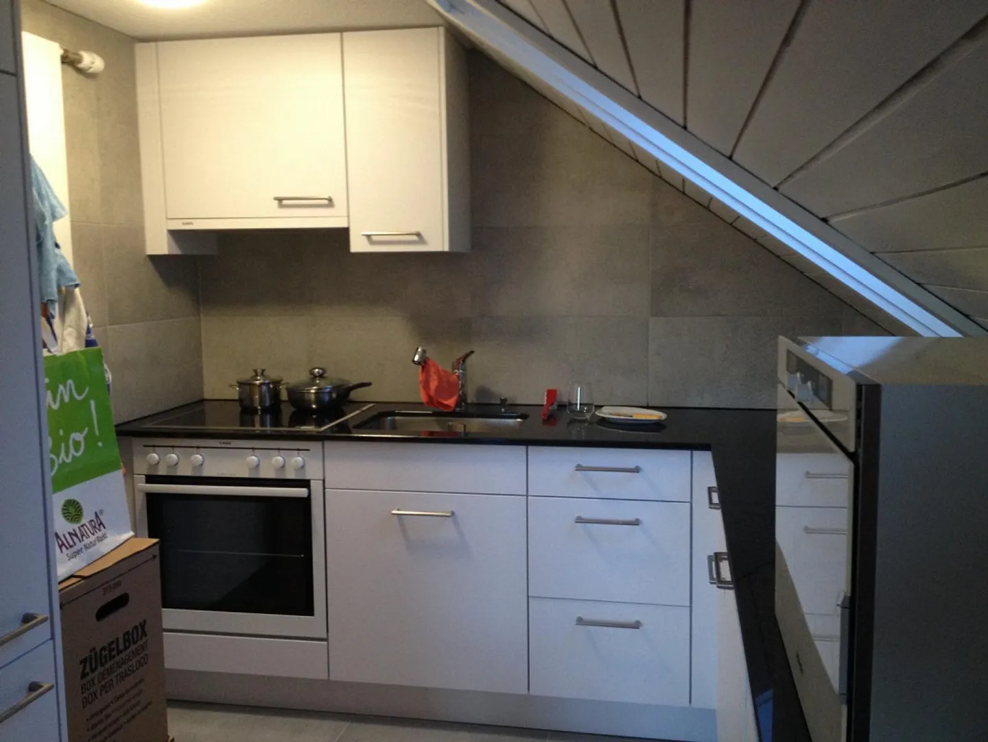 Grosse 1,5-Zimmer-Dachwohnung mit Balkon - Foto 7 von 9