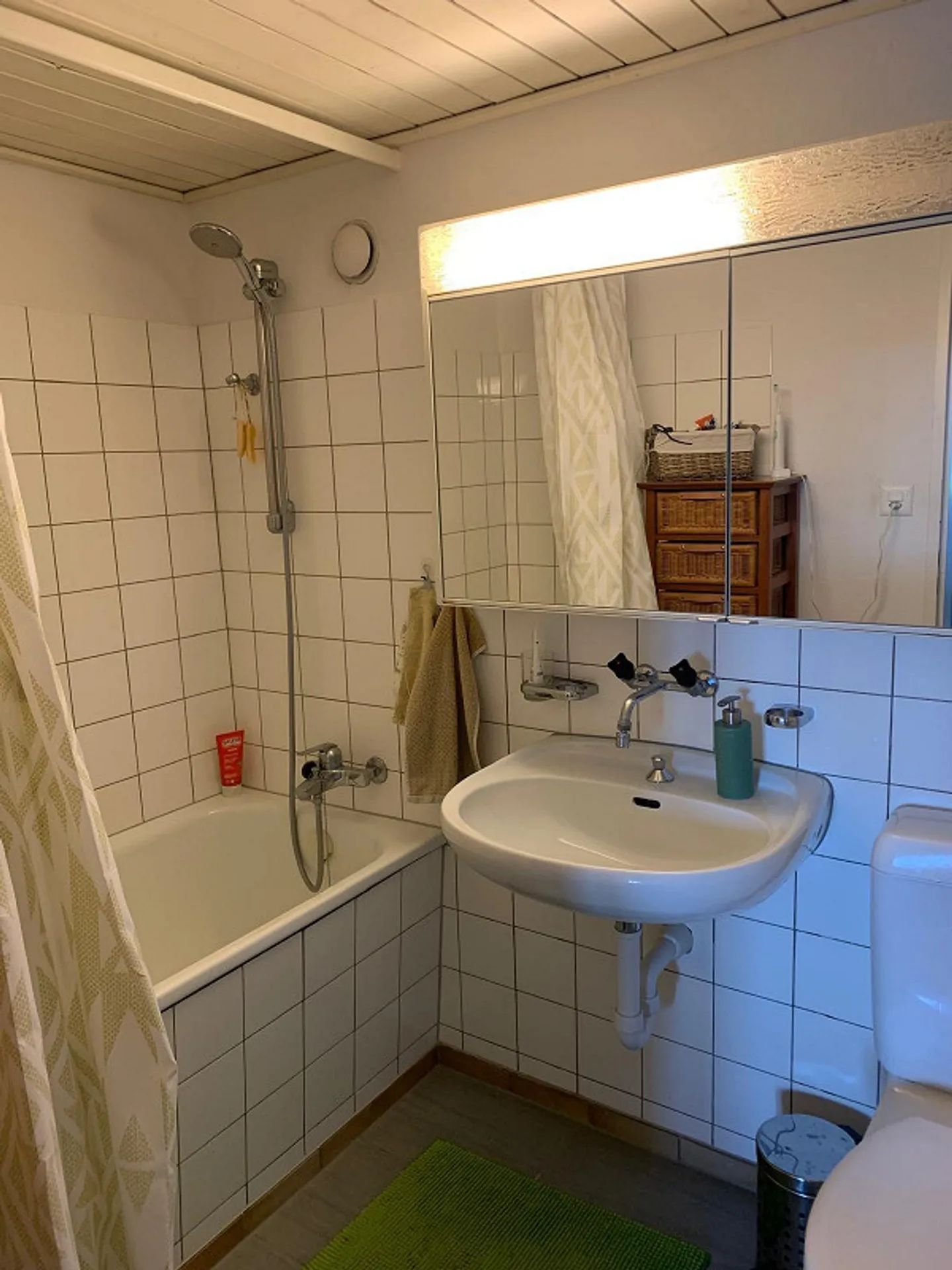 Grosse 1,5-Zimmer-Dachwohnung mit Balkon - Foto 8 von 9